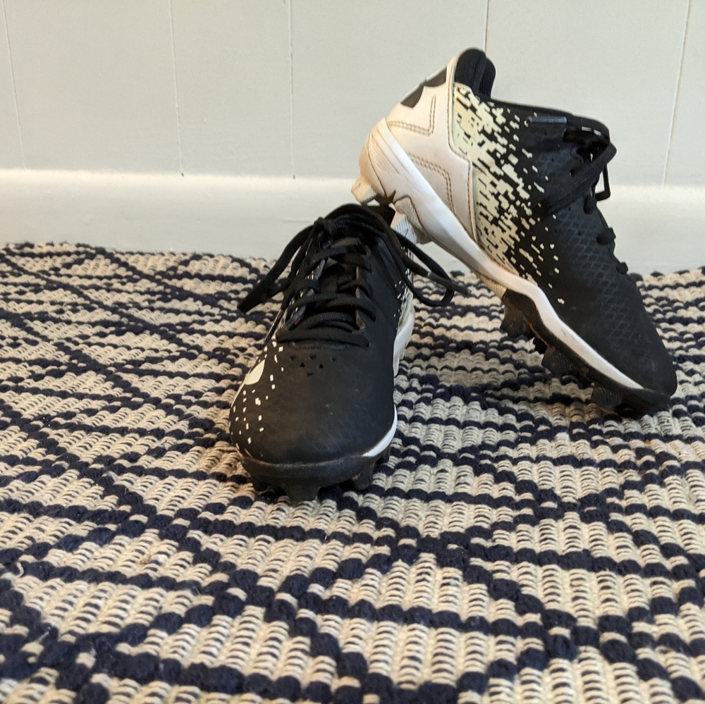 UnderArmour Leadoff Baseball Cleats - size 12